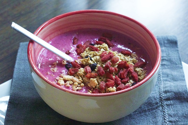 jogurt s müsli a goji